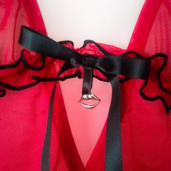 MEDIUM red ruffle babydoll & thong - Picture 8 of 13
